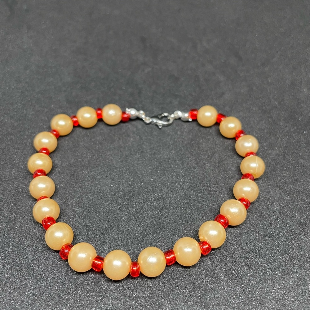 Gold/red beaded anklet!